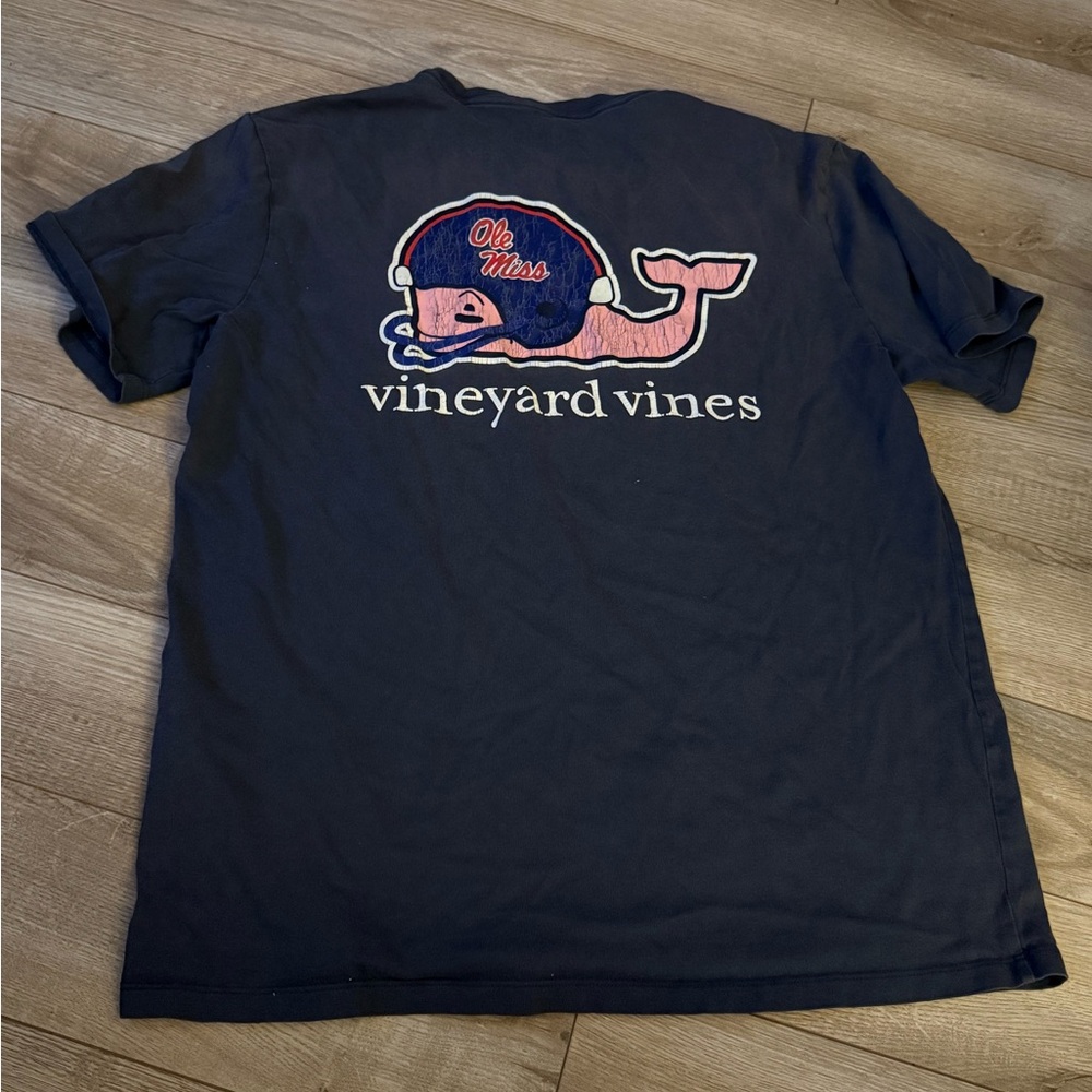 Vineyard Vines Size Medium Short Sleeve Tee Ole Miss College TShirt - Picture 4 of 6